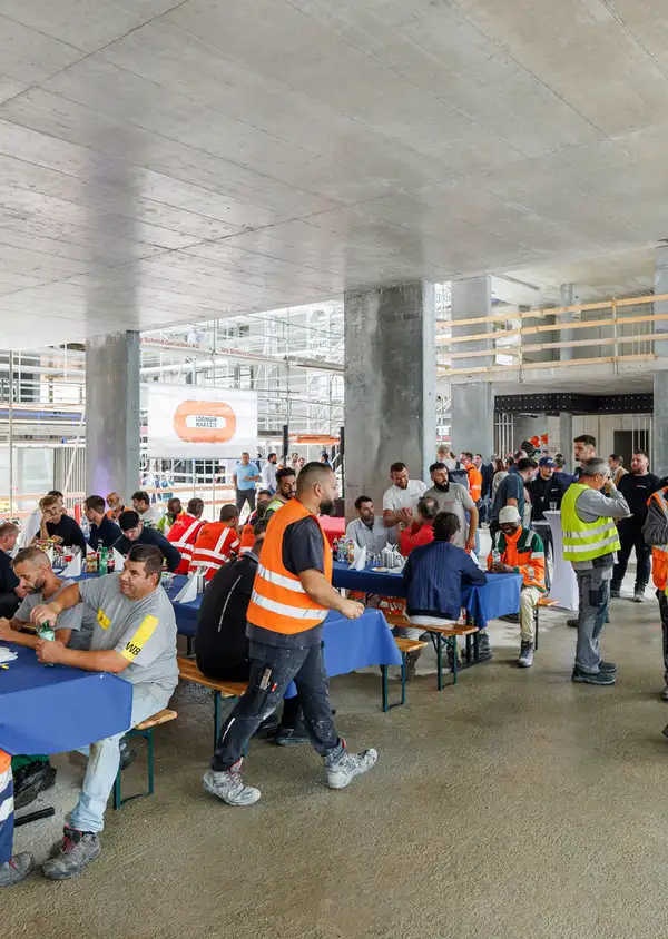 Le gros œuvre est terminé – Bouquet de chantier à Greencity Manegghof à Zurich (ZH) !